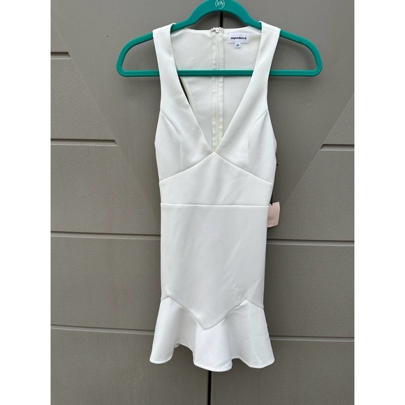 Superdown Women's Vicky White V-Neck Mini Dress Size XSmall - Picture 3 of 16